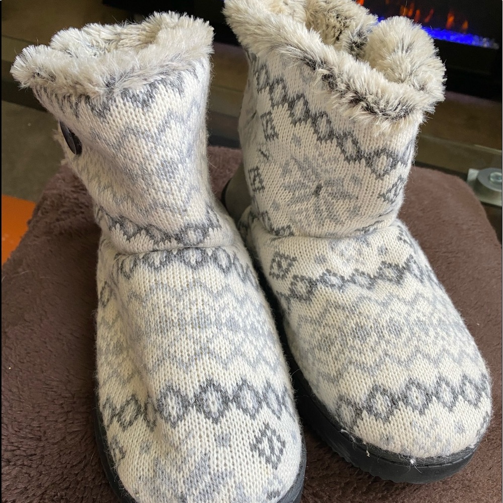 Dear Foam Hightop Slippers.